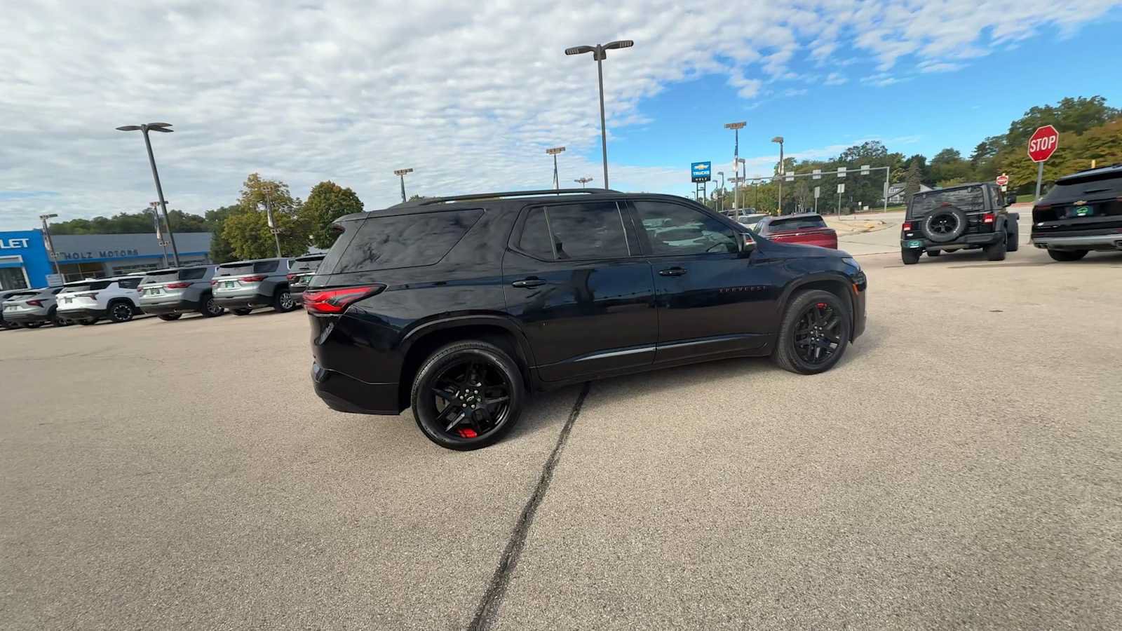 Certified 2023 Chevrolet Traverse Premier w/ Redline Edition AWD/4WD image 8