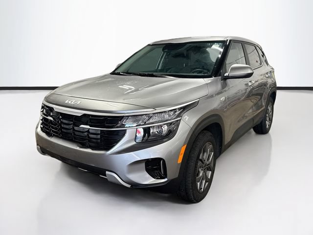 Used 2024 Kia Seltos LX AWD/4WD image 3