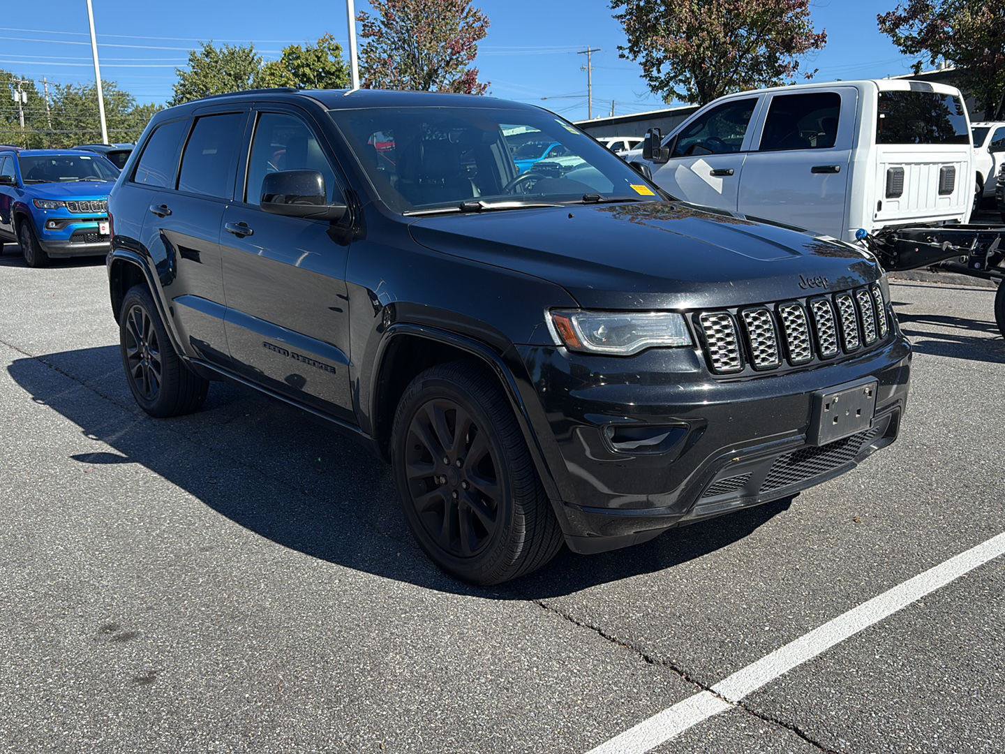 Used 2019 Jeep Grand Cherokee Altitude AWD/4WD image 1