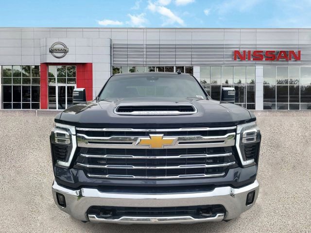 Used 2024 Chevrolet Silverado 2500 LTZ image 10
