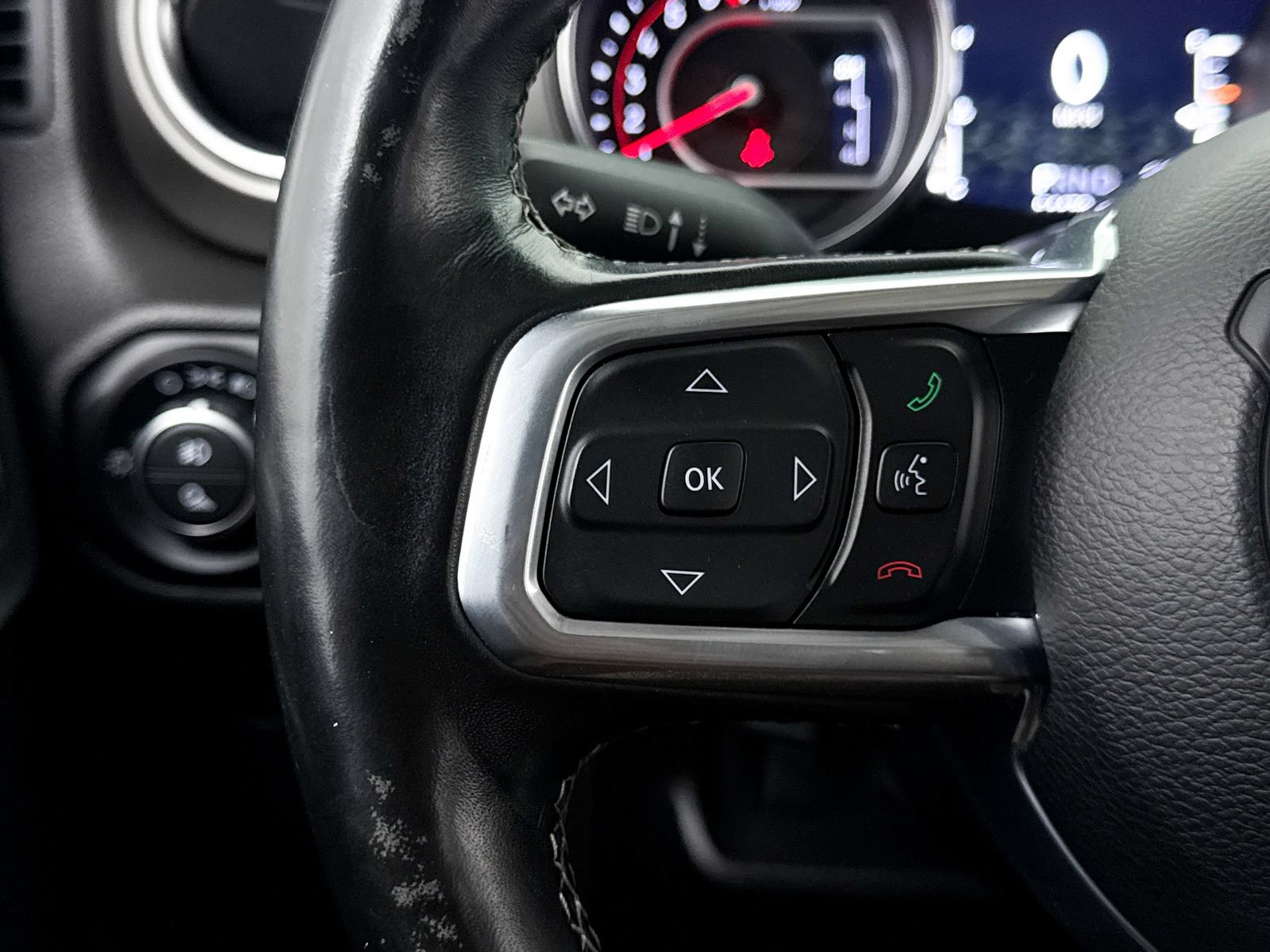 Used 2020 Jeep Gladiator Rubicon AWD/4WD image 32