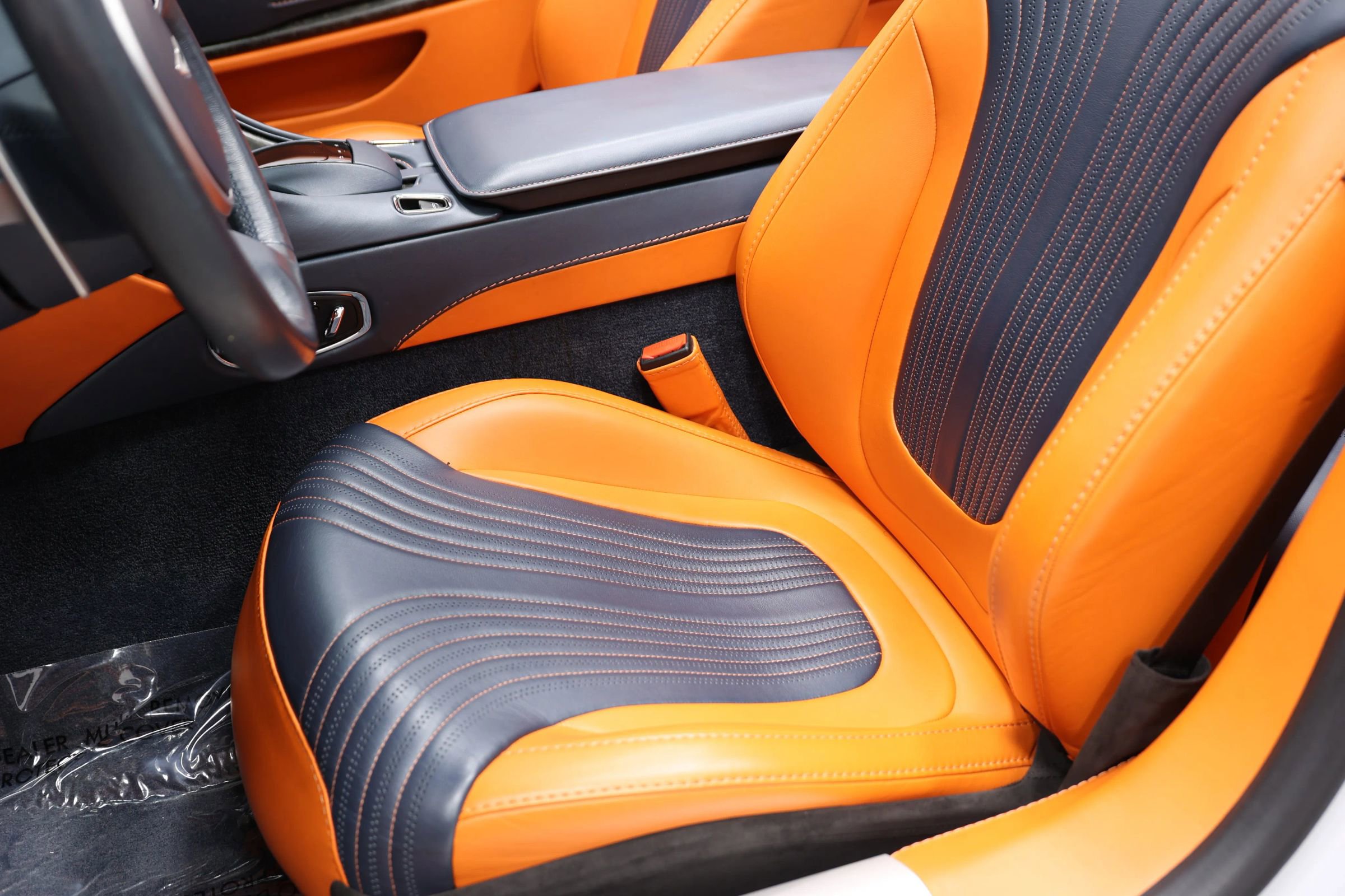 Used 2019 Aston Martin DB11 Volante RWD image 22