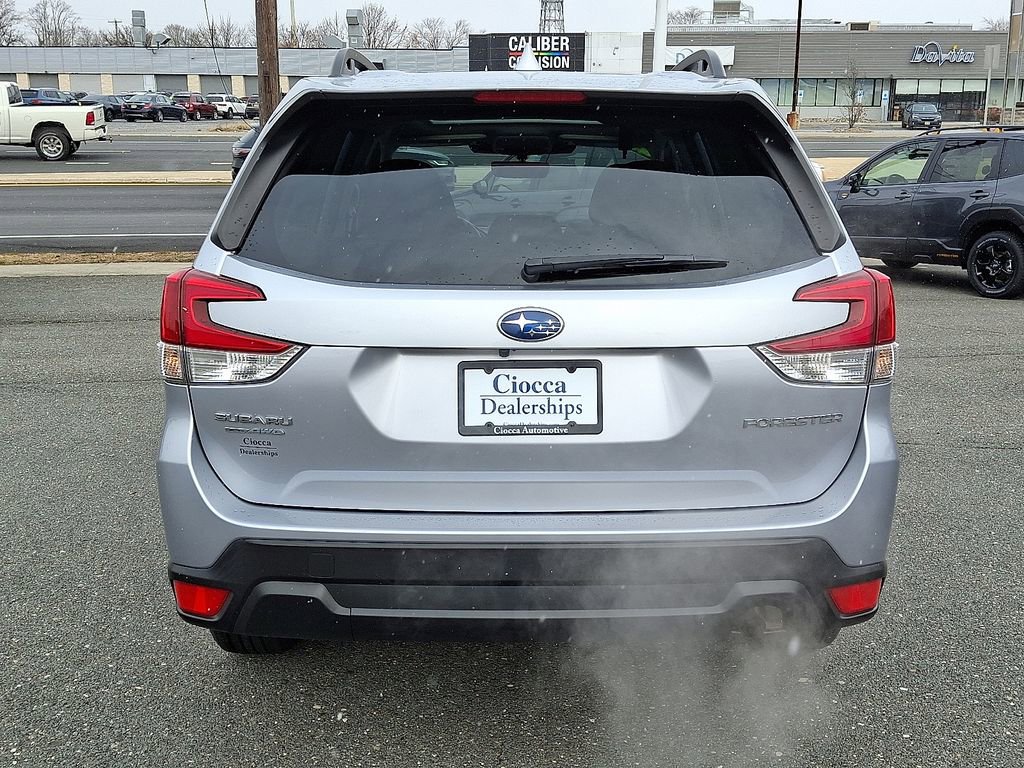 Used 2023 Subaru Forester Premium image 8