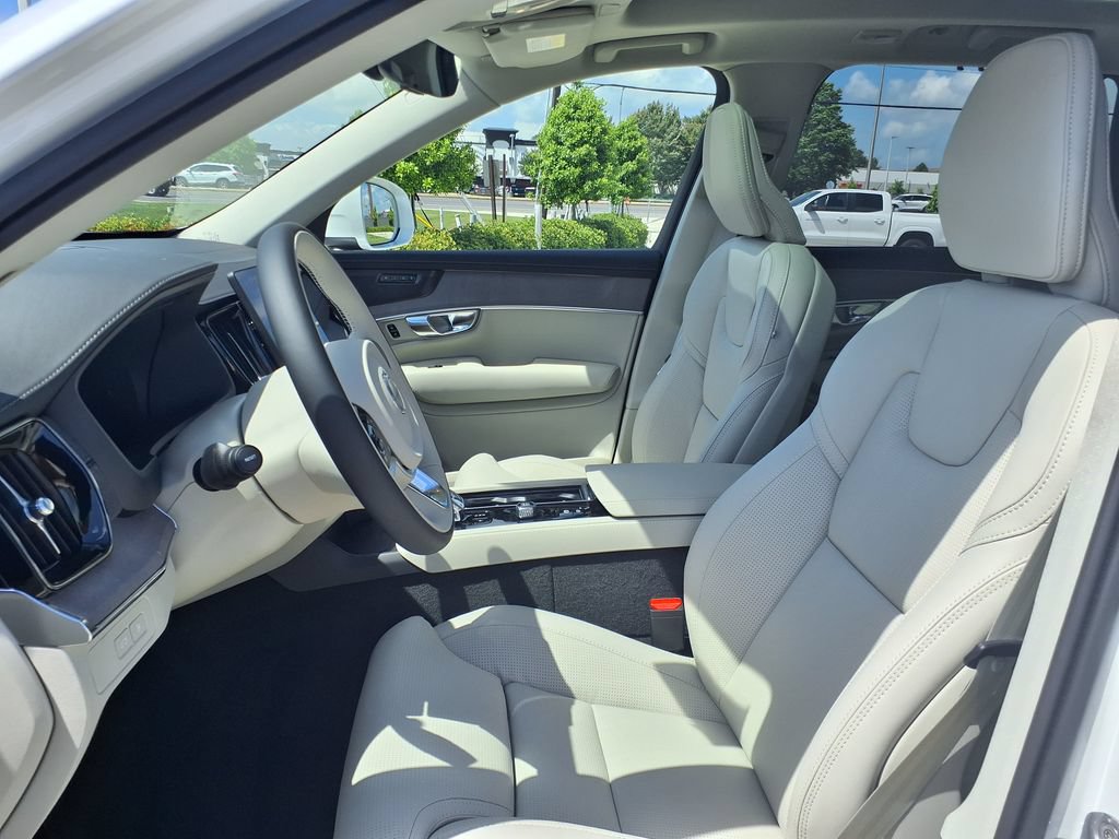 New 2026 Volvo XC90 T8 Ultra w/ Protection Package Premier AWD/4WD image 14