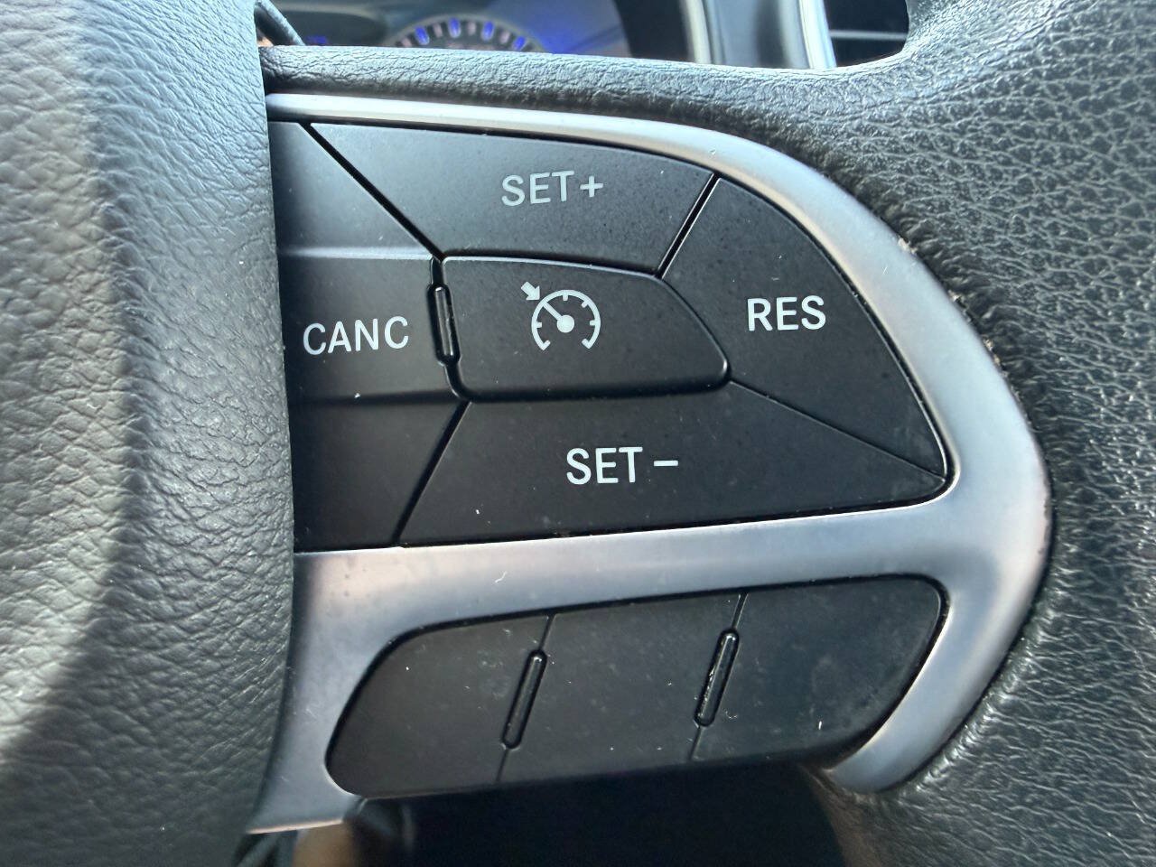 Used 2015 Chrysler 200 Limited FWD image 19