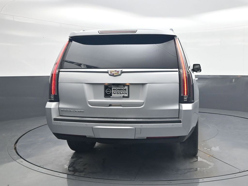 Used 2019 Cadillac Escalade Luxury image 10