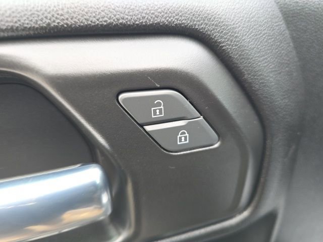 Used 2022 Chevrolet Silverado 1500 Custom image 8