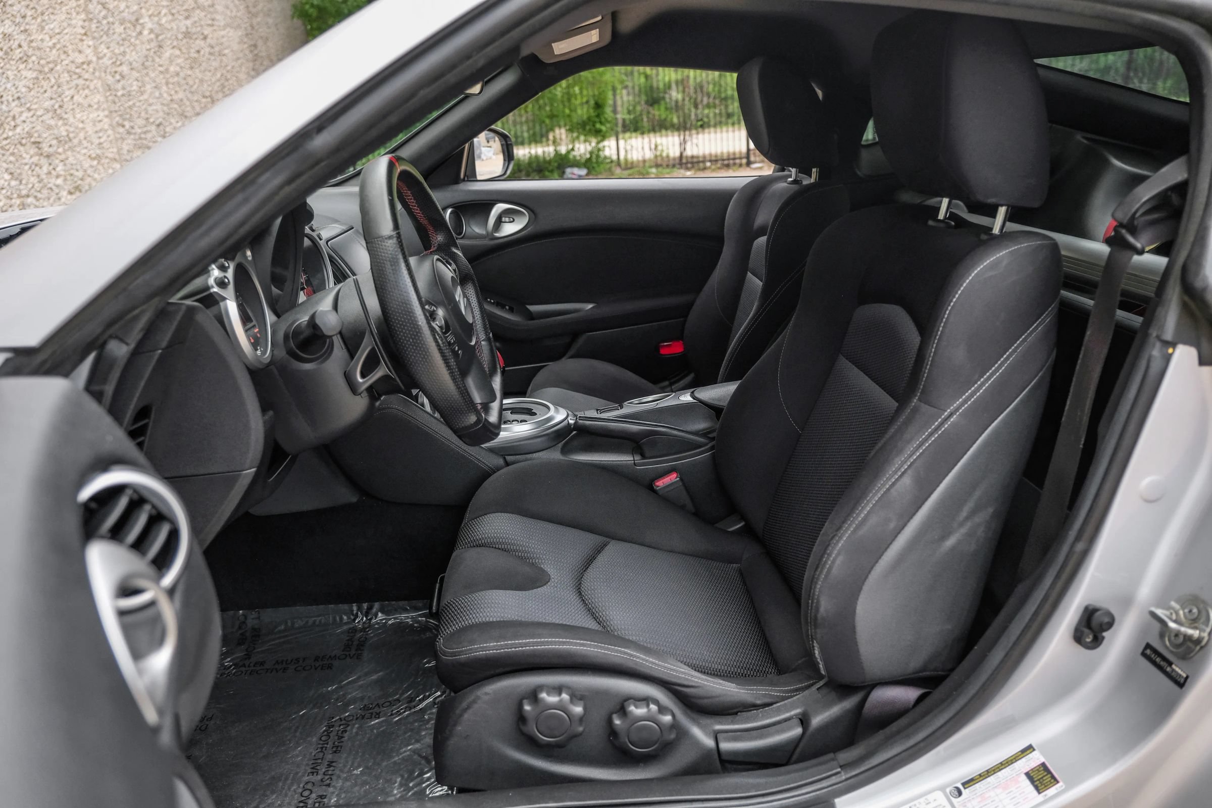 Used 2014 Nissan 370Z Coupe RWD image 25