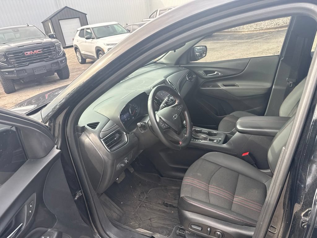 Used 2023 Chevrolet Equinox RS w/ LPO, Floor Liner Package AWD/4WD image 9