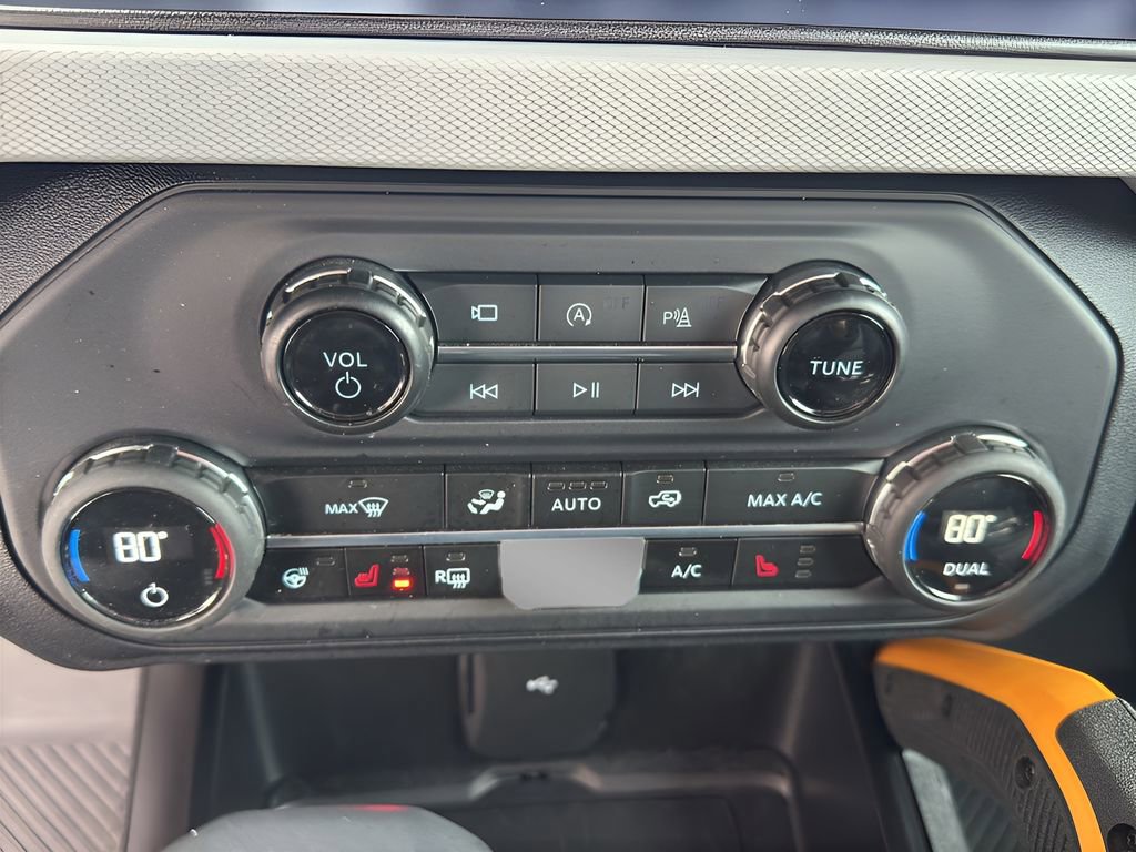 Used 2023 Ford Bronco Badlands image 21