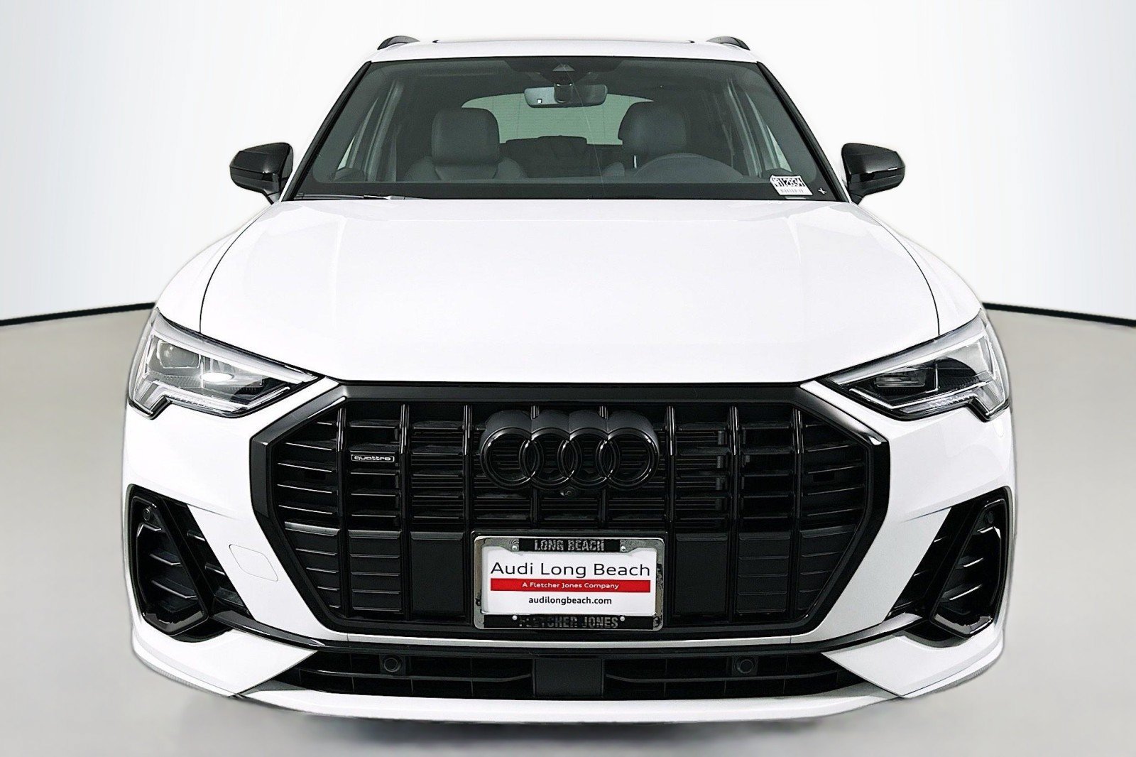 Used 2025 Audi Q3 2.0T Premium Plus w/ Premium Plus Package AWD/4WD image 2