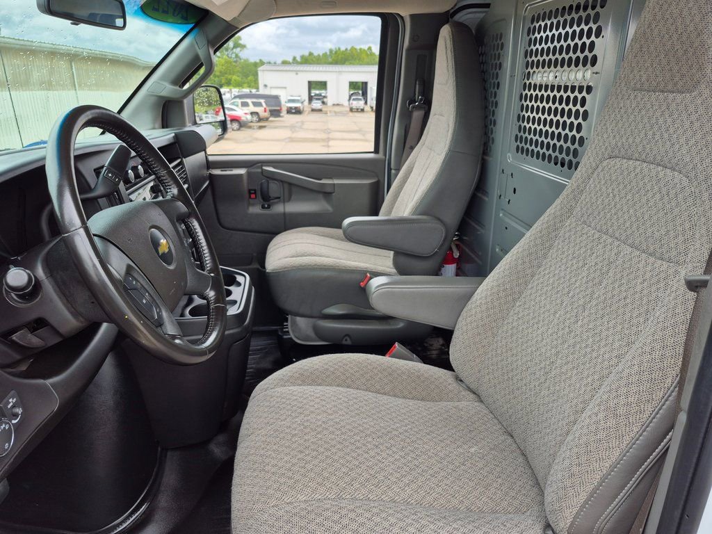 Used 2022 Chevrolet Express 2500 Extended w/ Driver Convenience Package image 12