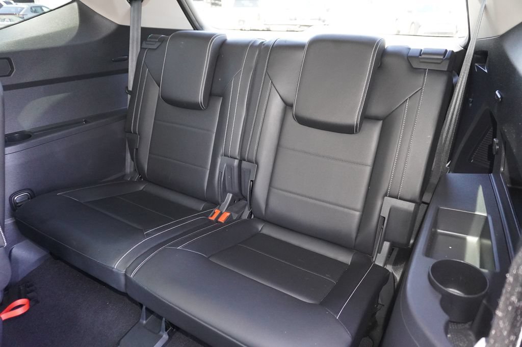Used 2022 Volkswagen Atlas SEL R-Line AWD/4WD image 11