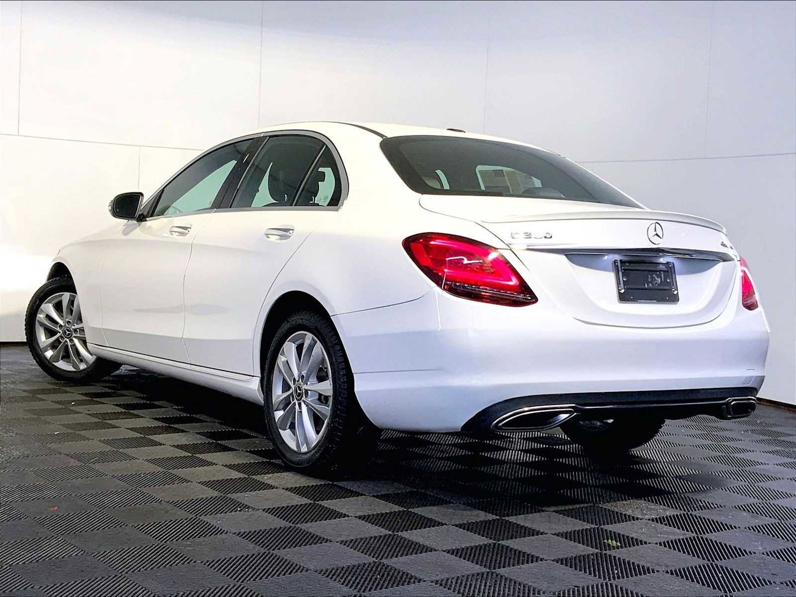Used 2019 Mercedes-Benz C 300 4MATIC Sedan image 3
