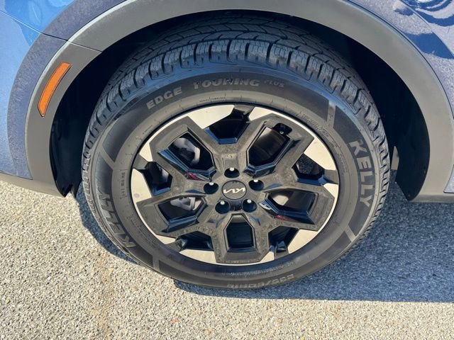 Used 2024 Kia Sorento S image 8