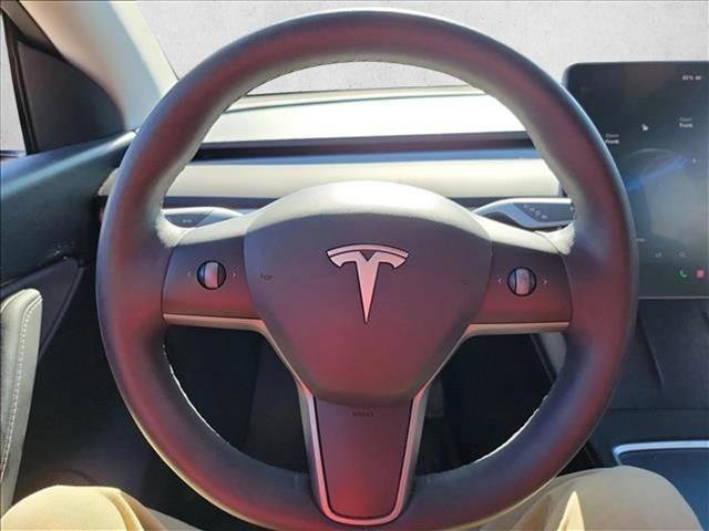 Used 2021 Tesla Model Y Long Range image 18