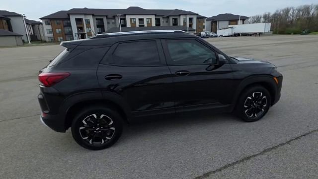 Used 2023 Chevrolet TrailBlazer LT image 2