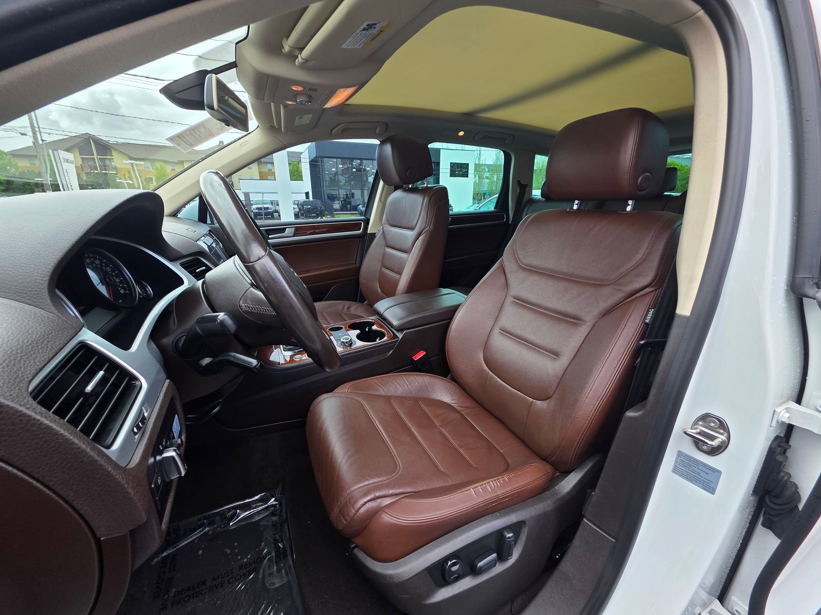 Used 2014 Volkswagen Touareg TDI AWD/4WD image 12