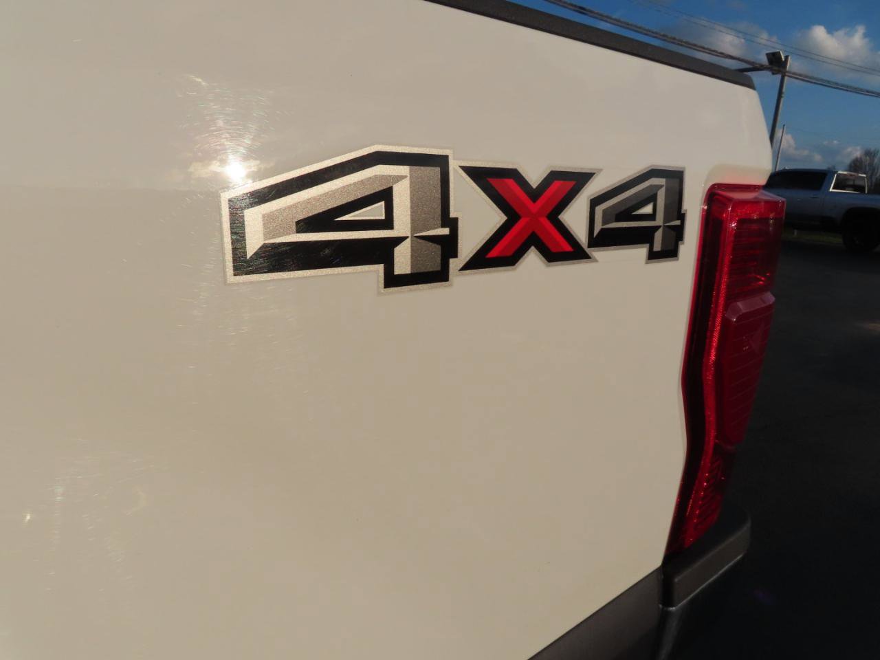 Used 2021 Ford F350 Lariat w/ Chrome Package image 18