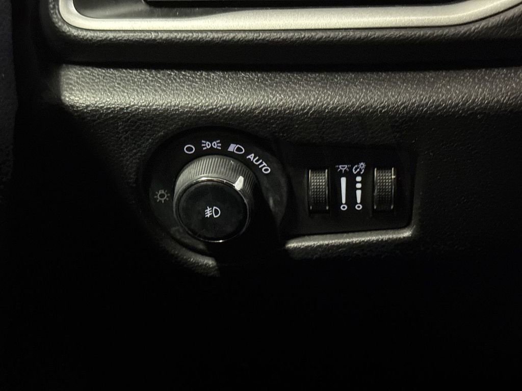 Used 2020 Chrysler Pacifica Touring-L Plus w/ Advanced Safetytec Group image 19