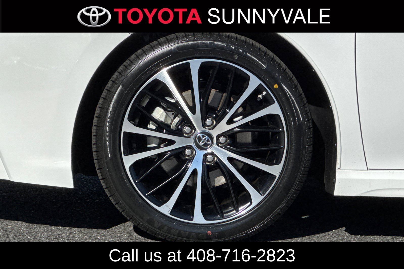 Used 2019 Toyota Camry SE w/ Convenience Package FWD image 12