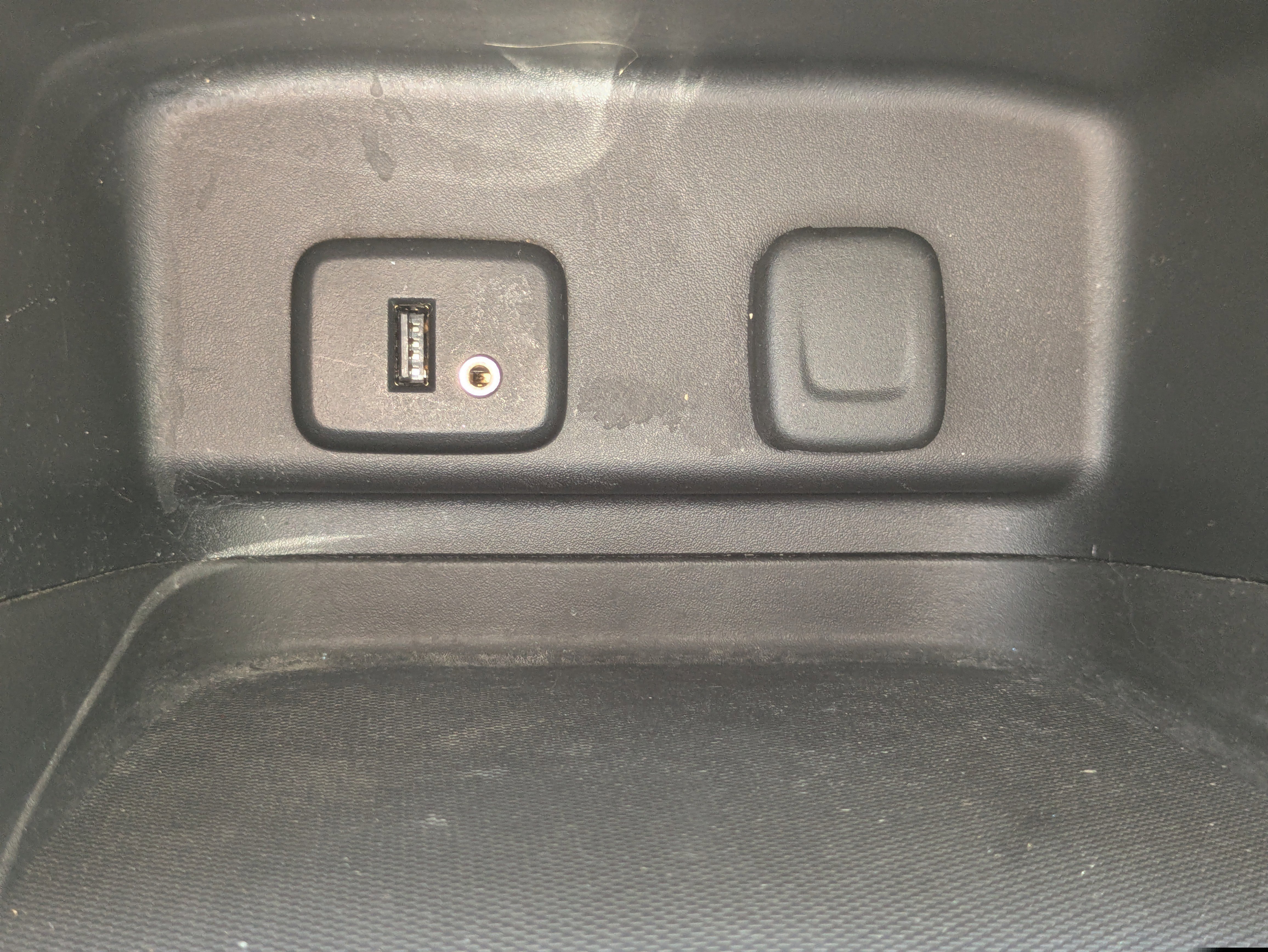 Used 2018 Chevrolet Equinox LS FWD image 27