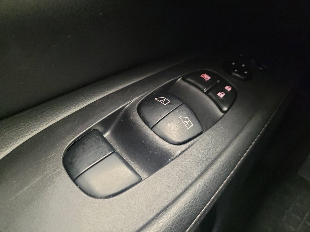Used 2017 Nissan Pathfinder Platinum w/ Family Entertainment Package AWD/4WD image 27