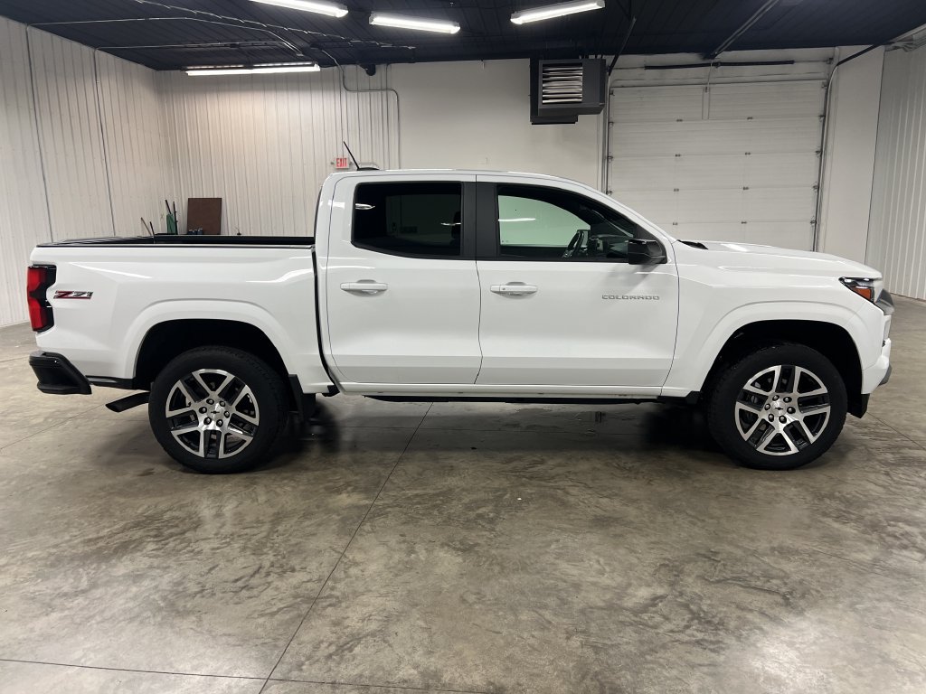 Certified 2023 Chevrolet Colorado Z71 w/ Z71 Convenience Package 2 AWD/4WD image 2