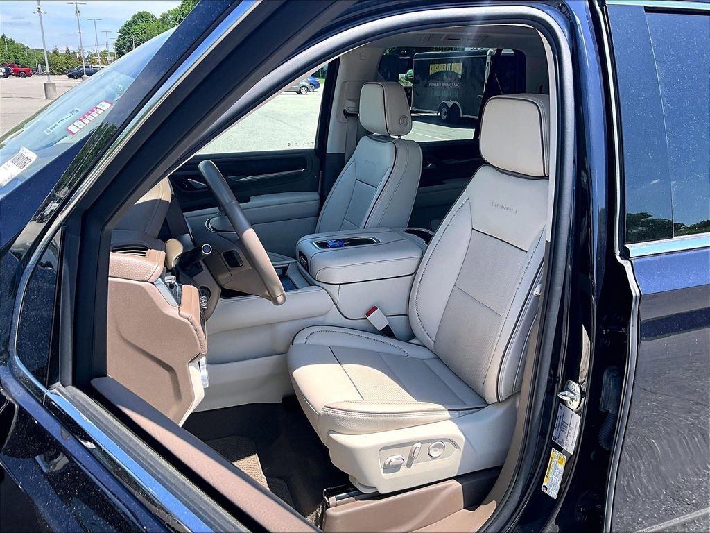 Used 2022 GMC Yukon Denali AWD/4WD image 10