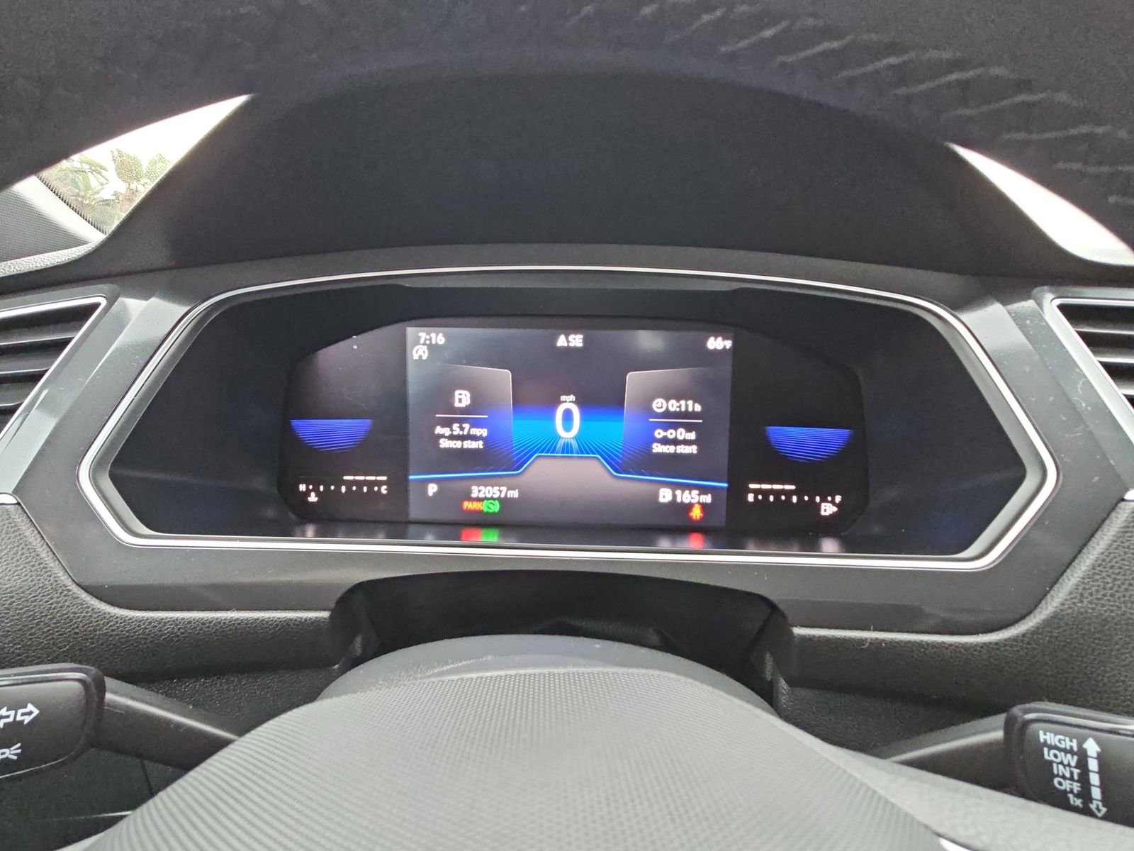 Used 2022 Volkswagen Tiguan SE R-Line image 21