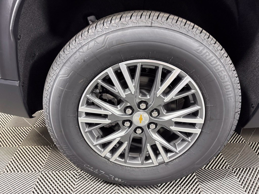 New 2027 Chevrolet Traverse LT w/ LPO, Floor Liner Package FWD image 21