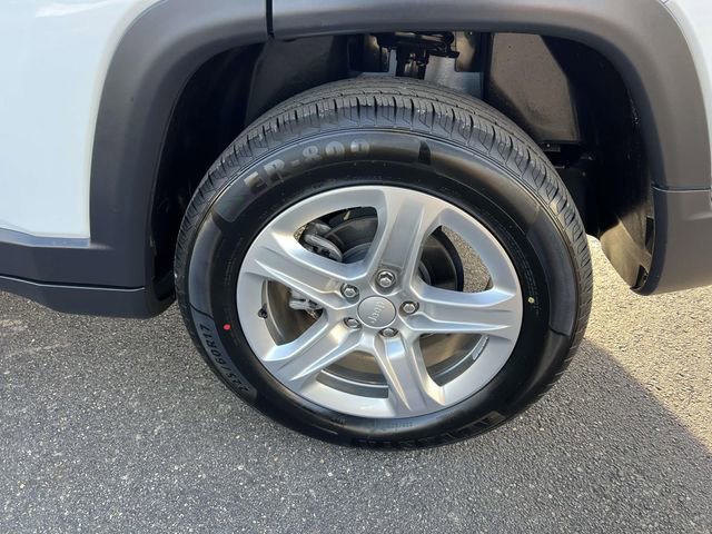 Certified 2024 Jeep Compass Latitude image 10