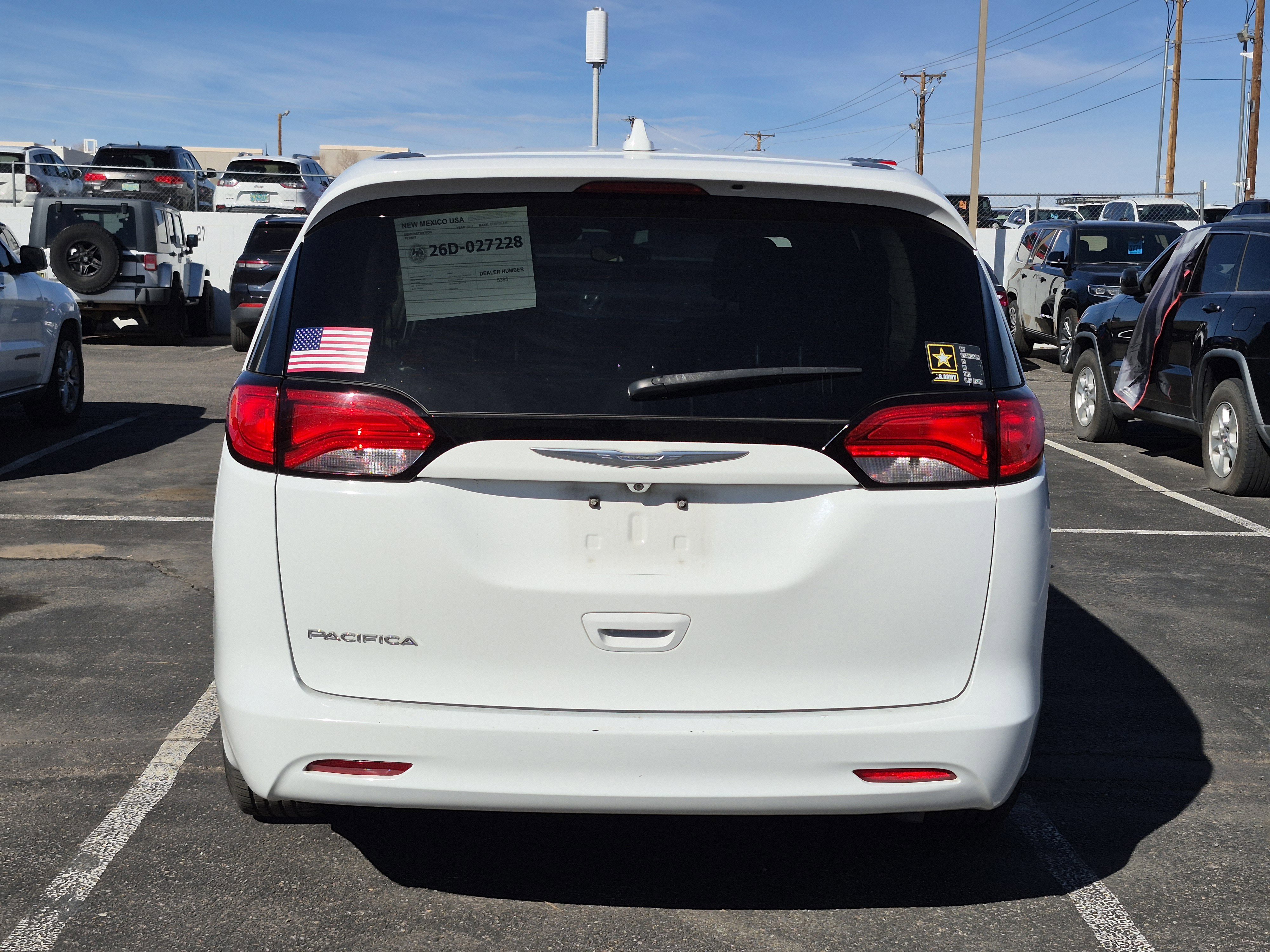 Used 2017 Chrysler Pacifica LX image 28