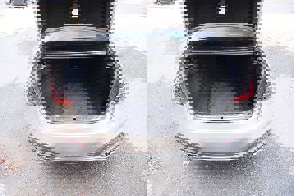 Used 2021 BMW 750i xDrive w/ Executive Package image 10