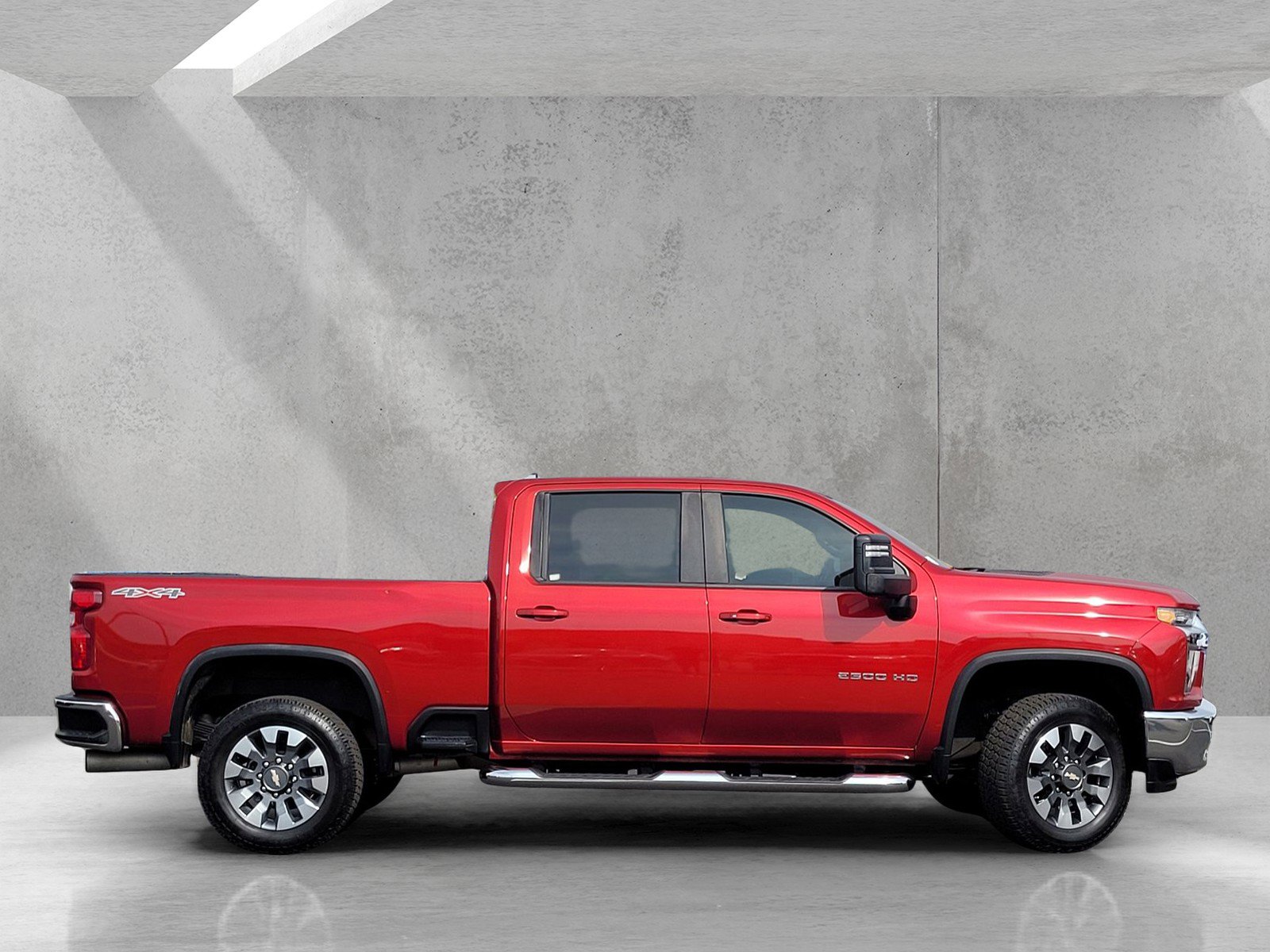 Used 2021 Chevrolet Silverado 2500 LT w/ Convenience Package image 3