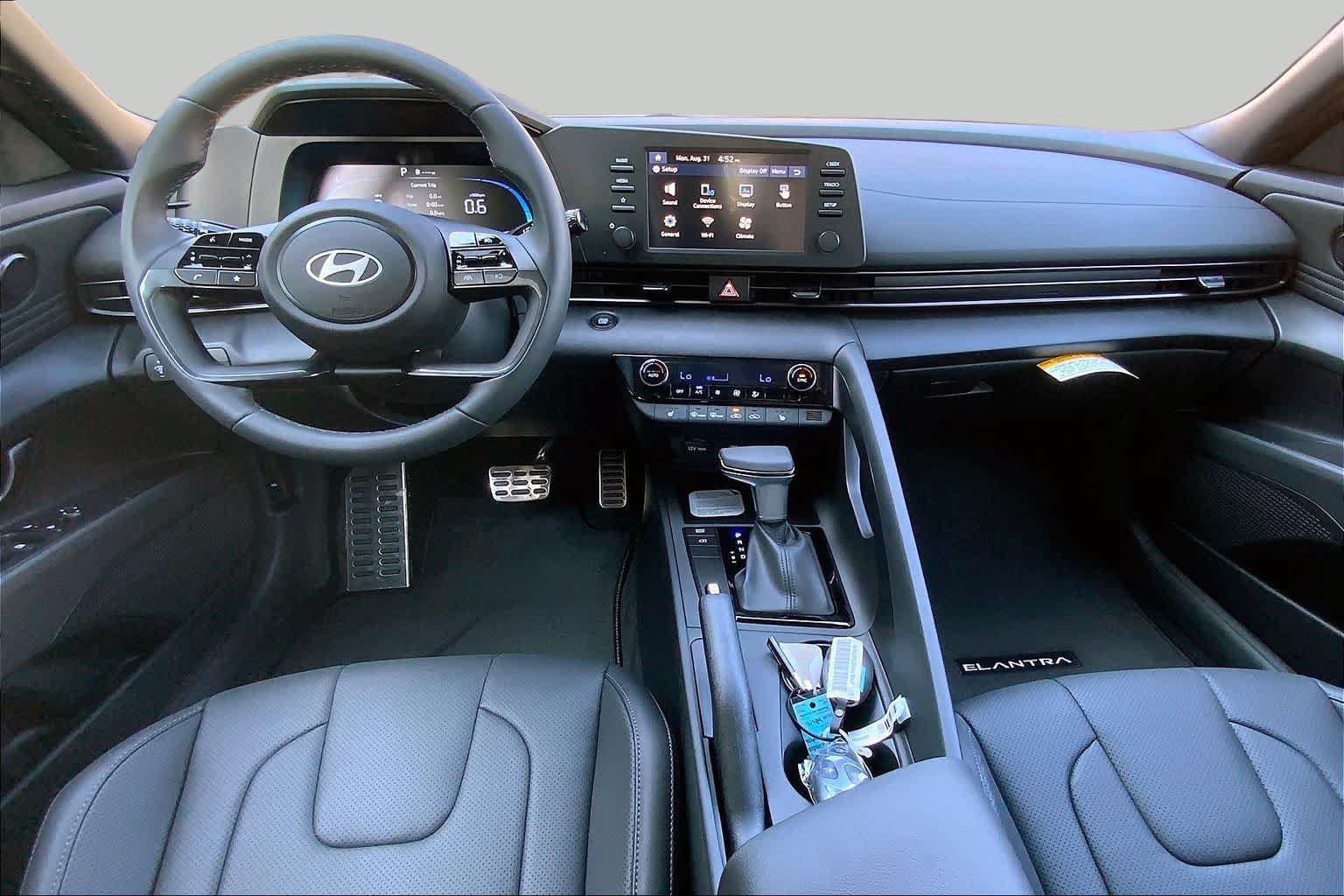 New 2026 Hyundai Elantra SEL Sport FWD image 5