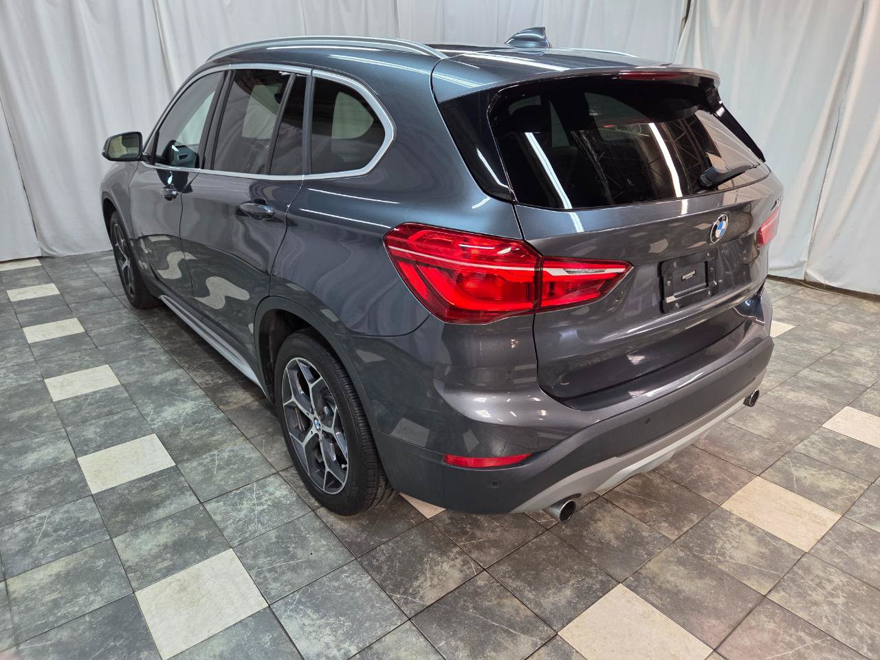 Used 2018 BMW X1 xDrive28i AWD/4WD image 6