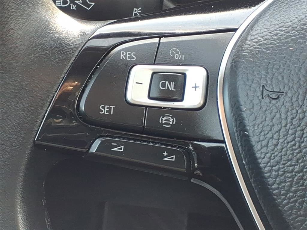 Used 2020 Volkswagen Jetta SE w/ SE Cold Weather Package image 17