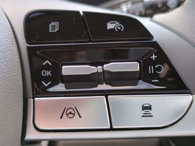 Certified 2024 Hyundai Elantra SEL w/ Convenience Package image 31