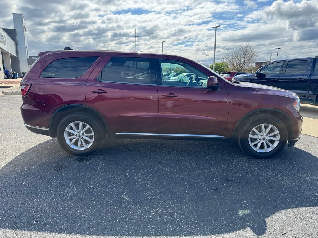 Used 2019 Dodge Durango SXT w/ 3rd Row Seating Group AWD/4WD image 2