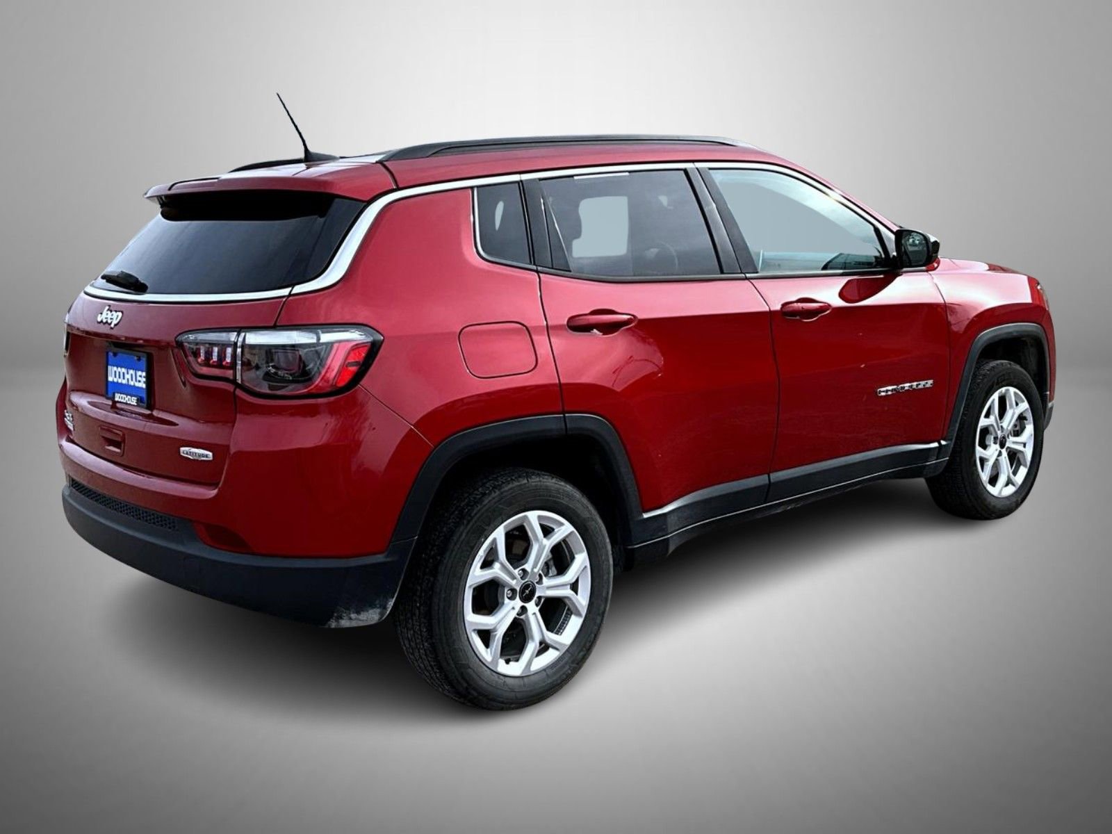 Used 2025 Jeep Compass Latitude w/ Sun & Sound Group AWD/4WD image 5