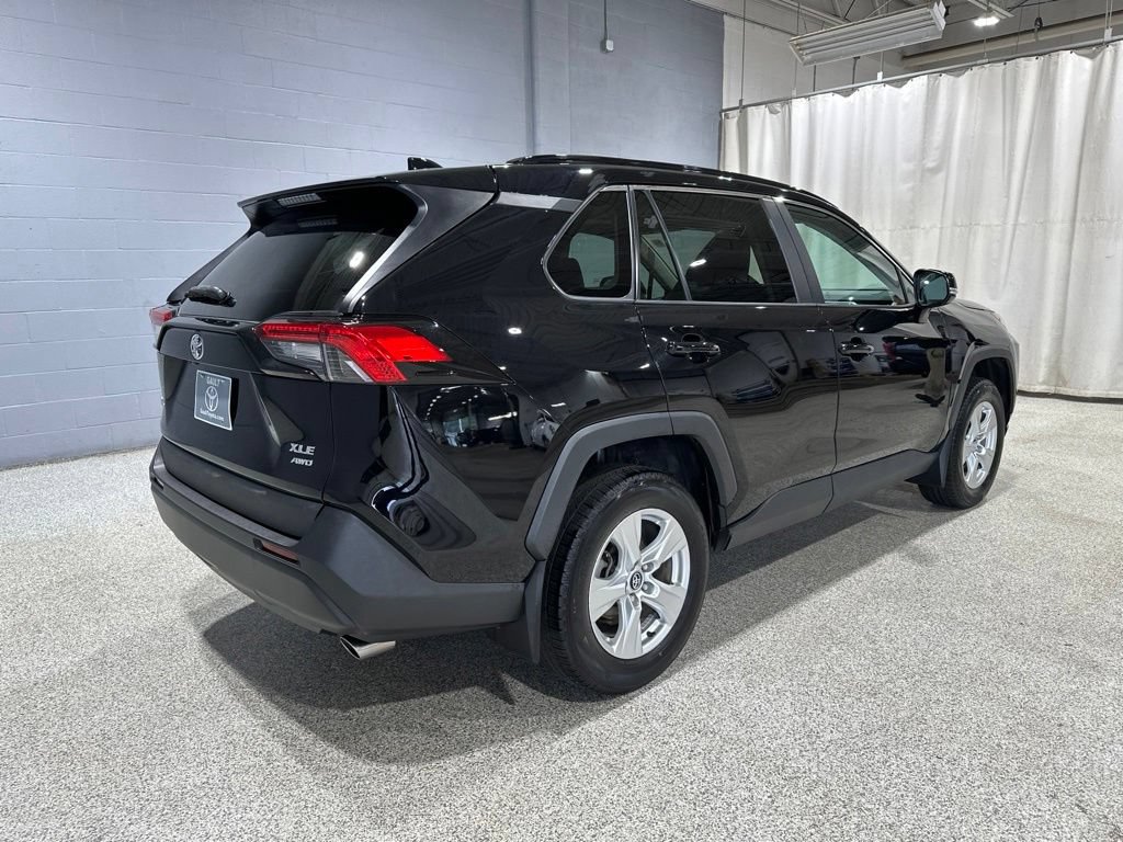 Used 2020 Toyota RAV4 XLE w/ Convenience Package AWD/4WD image 3