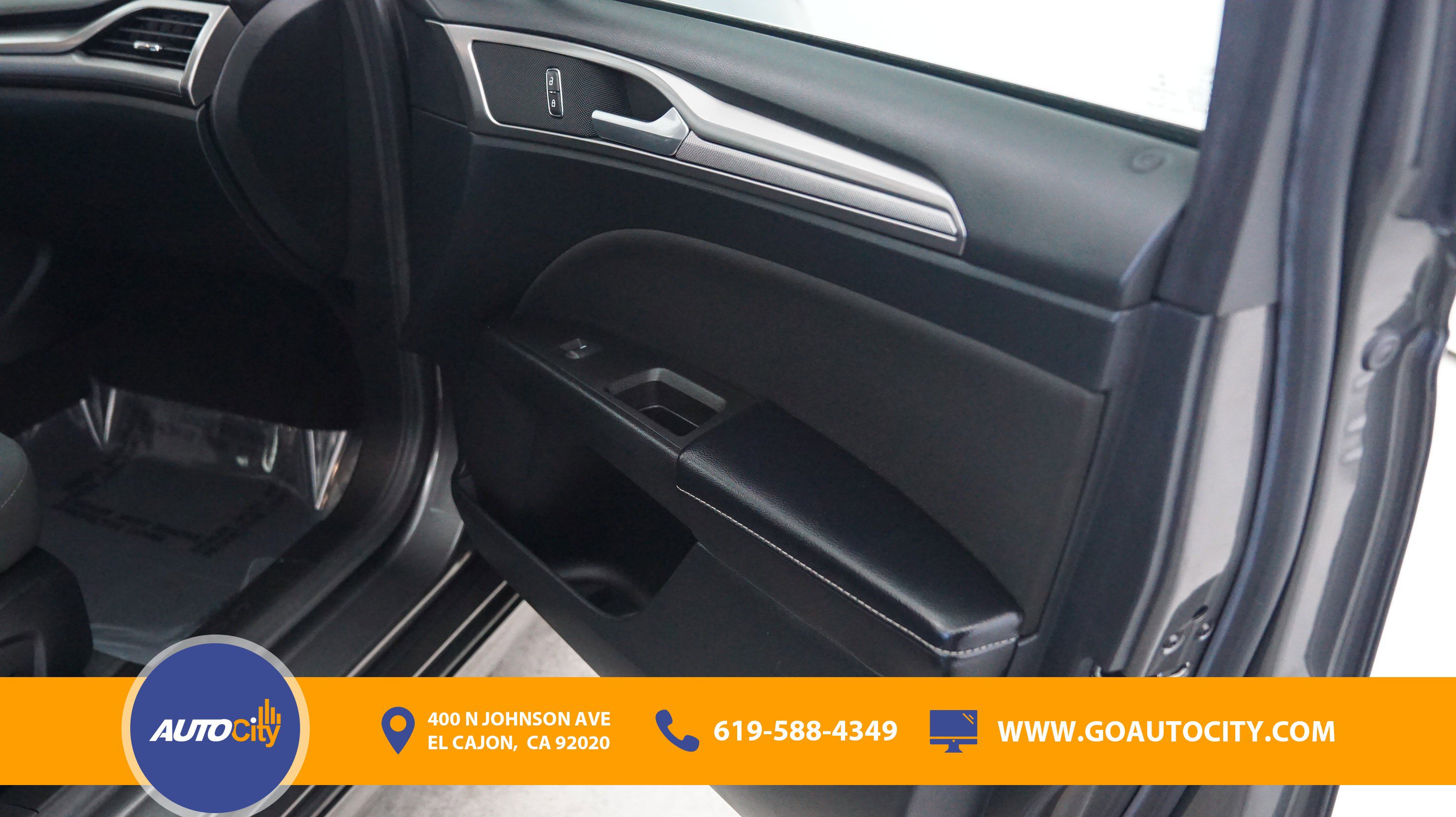 Used 2019 Ford Fusion SE FWD image 16