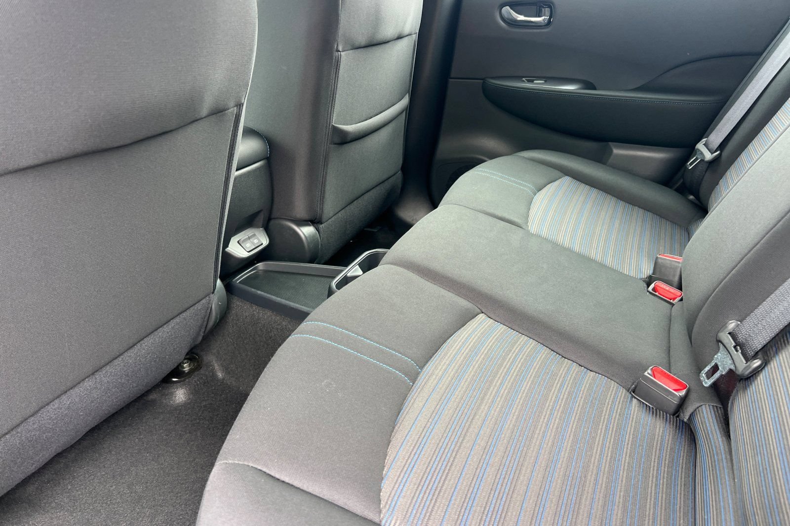 Certified 2025 Nissan Leaf S FWD image 13