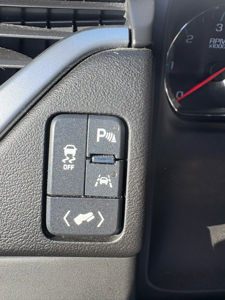 Used 2016 Chevrolet Suburban LTZ image 21
