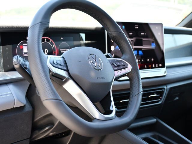 New 2026 Volkswagen Tiguan SE R-Line FWD image 12