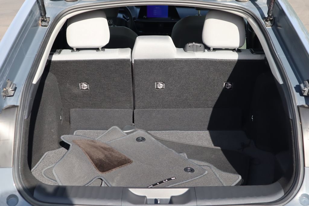 Certified 2025 Toyota Prius LE image 27