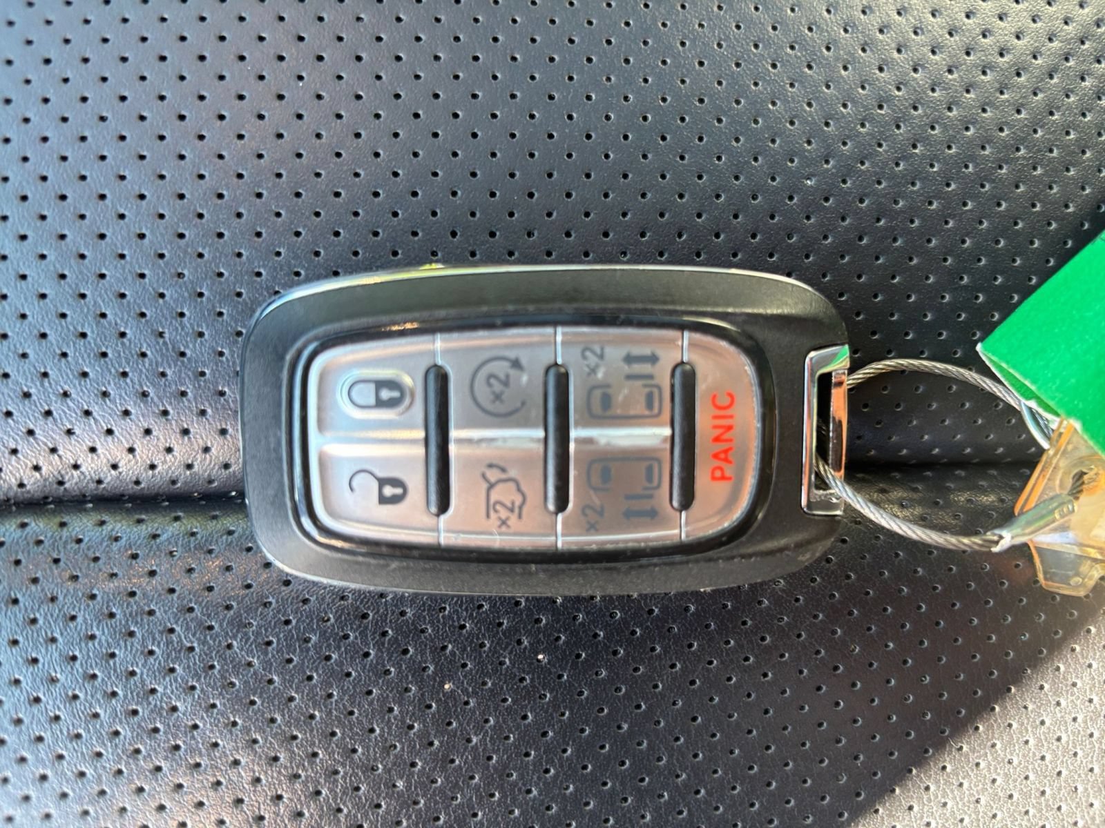 Used 2025 Chrysler Pacifica Limited FWD image 27