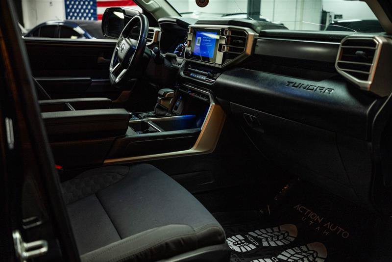 Used 2022 Toyota Tundra SR5 w/ SR5 Convenience Package image 12