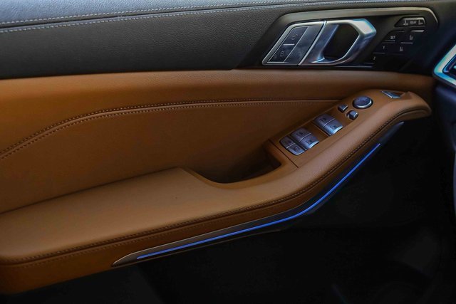 Used 2022 BMW X7 xDrive40i w/ M Sport Package image 14